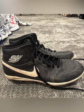 Jordan 1 Retro Metal Black White (2023) Cleats